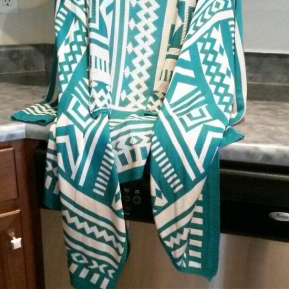 Aztec Cardigan - Picture 2 of 3